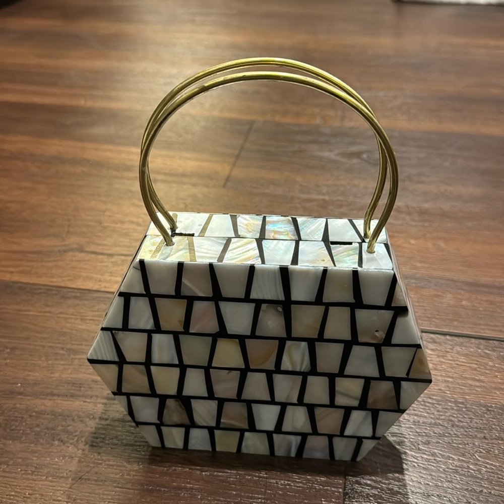 Ramla Mosaic Handmade Moroccan mother pearl Handbag w/ gold color chain/handle. - Picture 2 of 10